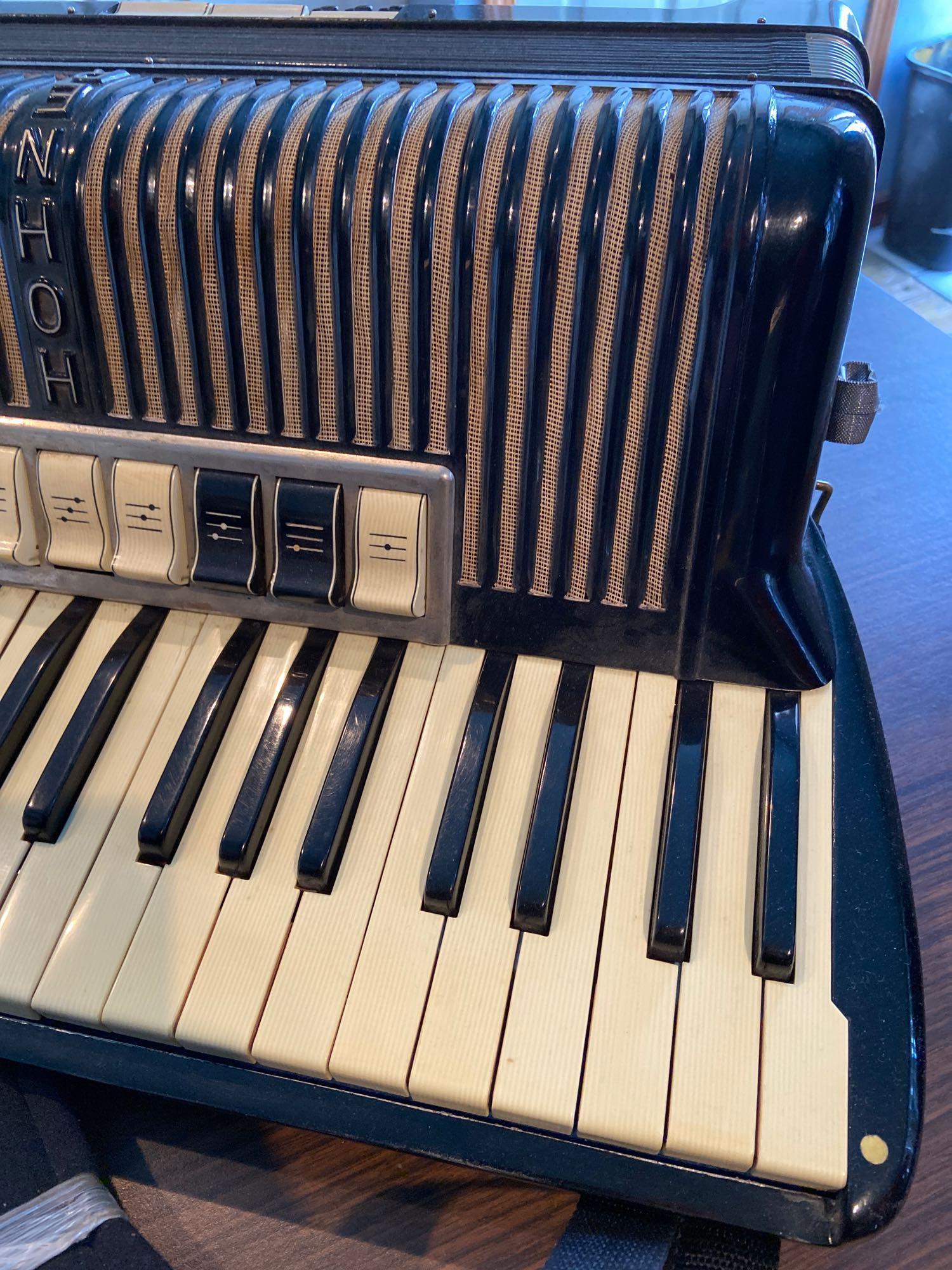 Hohner Accordion Verd II M