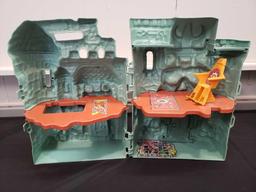 Masters of the Universe He Man Castle Grayskull roadripper and small comics