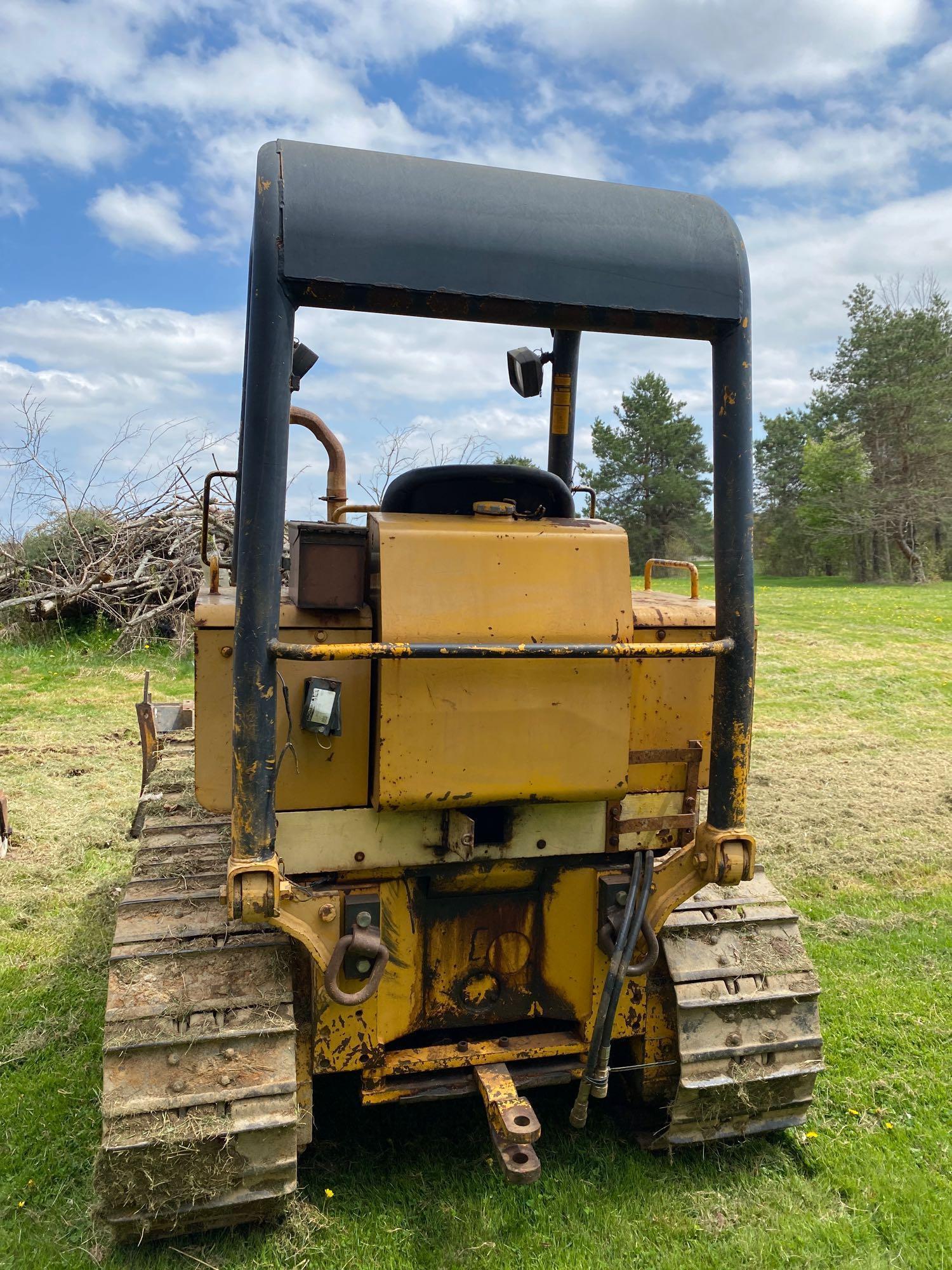 John Deere 450E dozer