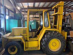 Sellick SM6000 rubber tire fork lift