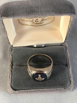 10K Masonic men's ring - dated 4-24-1964 - 3.7DWT