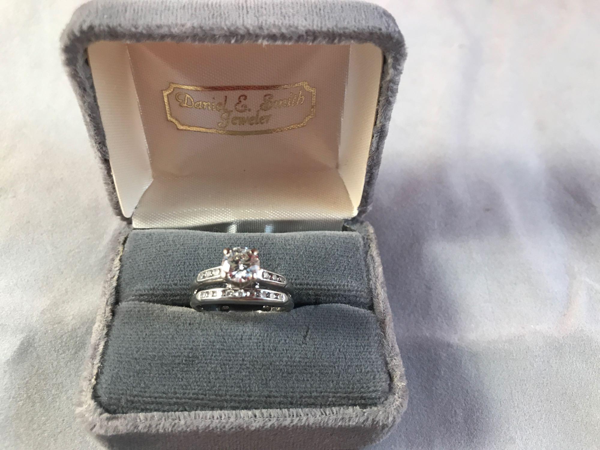 18K white gold bridal ring set w/.9ct and .25ct diamond & accent diamonds - 2.8 DWT