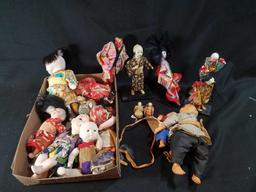 Oriental dolls and figurines, newer and older pieces