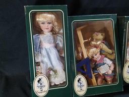 Geppedo dolls with boxes