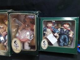 Geppedo dolls with boxes
