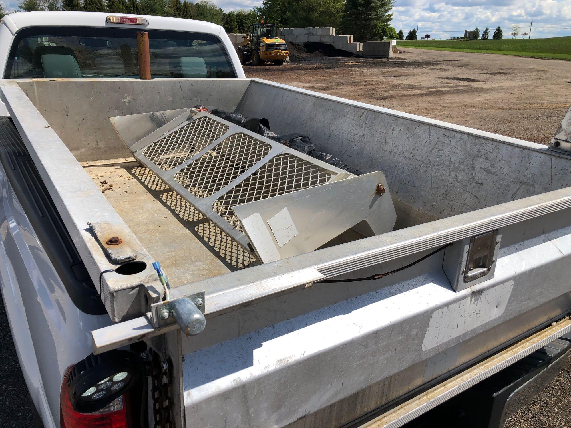 TruckCraft 8 foot aluminum dump insert with Bulk head. Seller to remove For buyer if sold separately