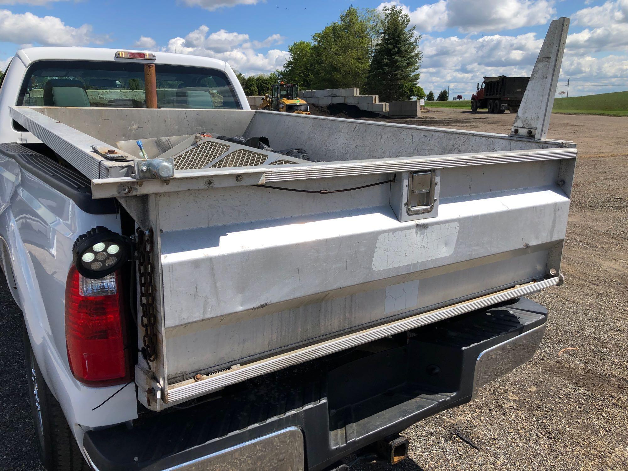 TruckCraft 8 foot aluminum dump insert with Bulk head. Seller to remove For buyer if sold separately