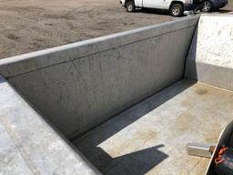 TruckCraft 8 foot aluminum dump insert with Bulk head. Seller to remove For buyer if sold separately