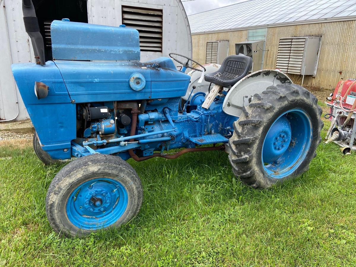 Ford 2000 Tractor