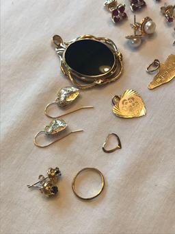 14K gold earrings - pendants