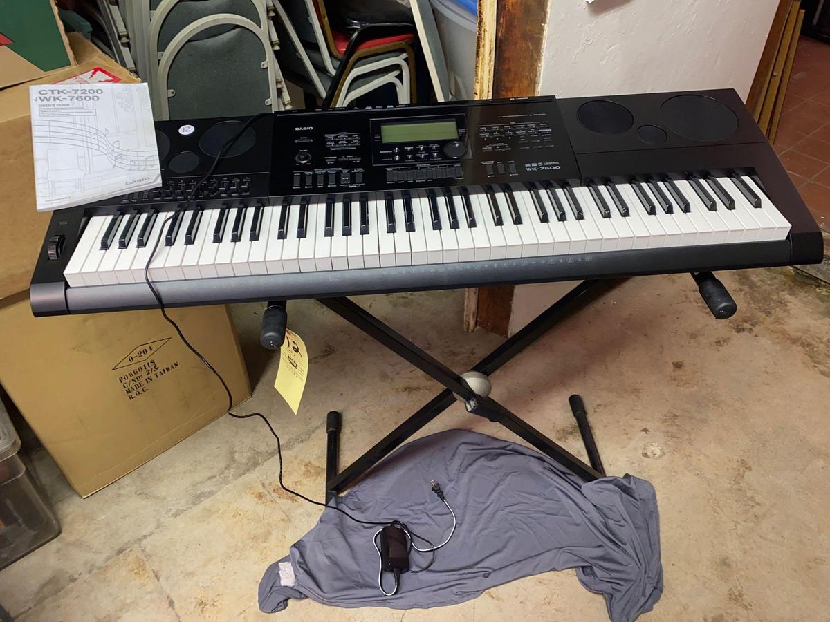 Casio WK-7600 keyboard organ w/ foldaway stand, cover.