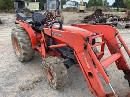 One owner Kubota L3130 4X4 Tractor with loader