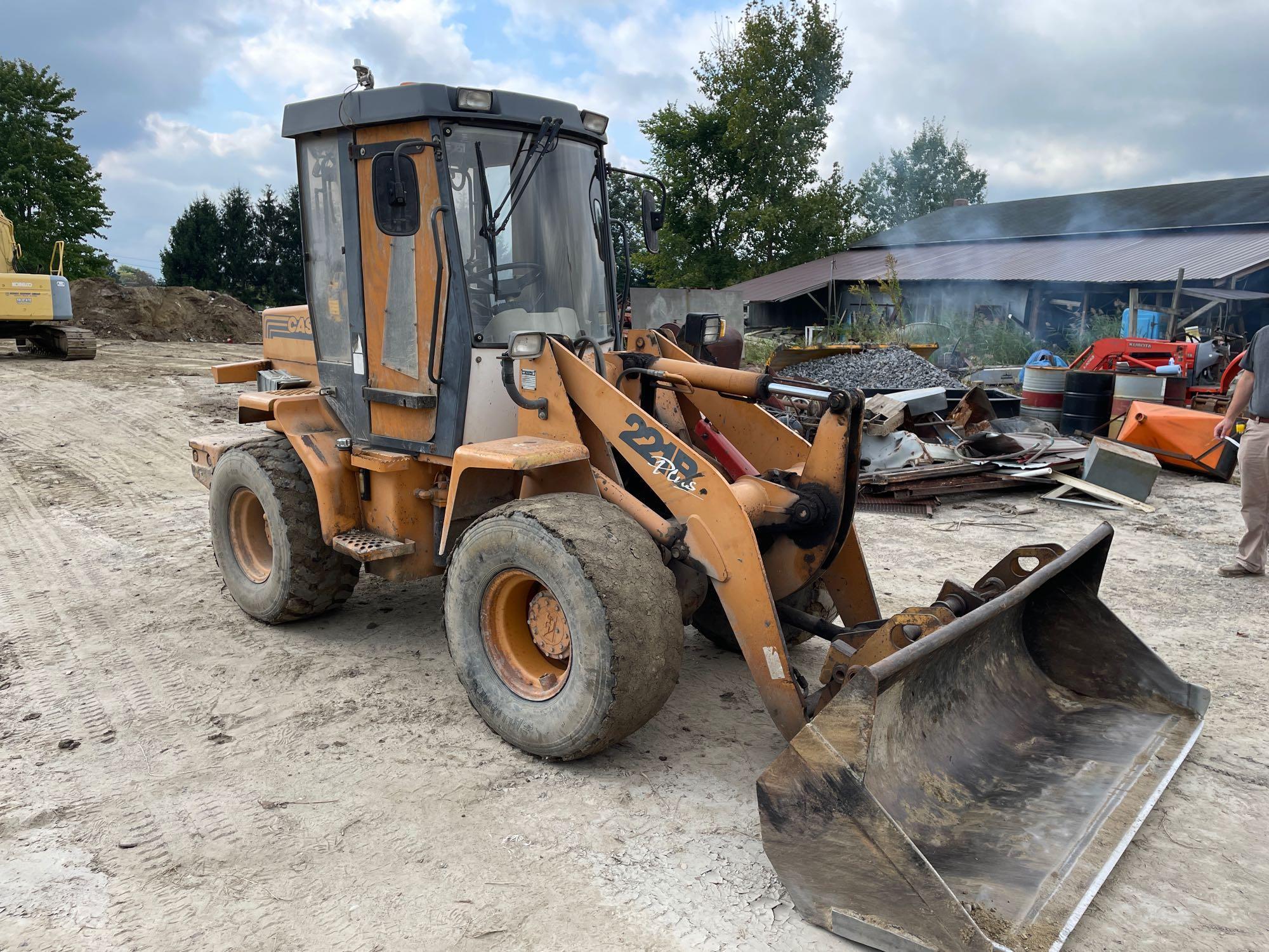 2001-One owner Case 221B wheel loader