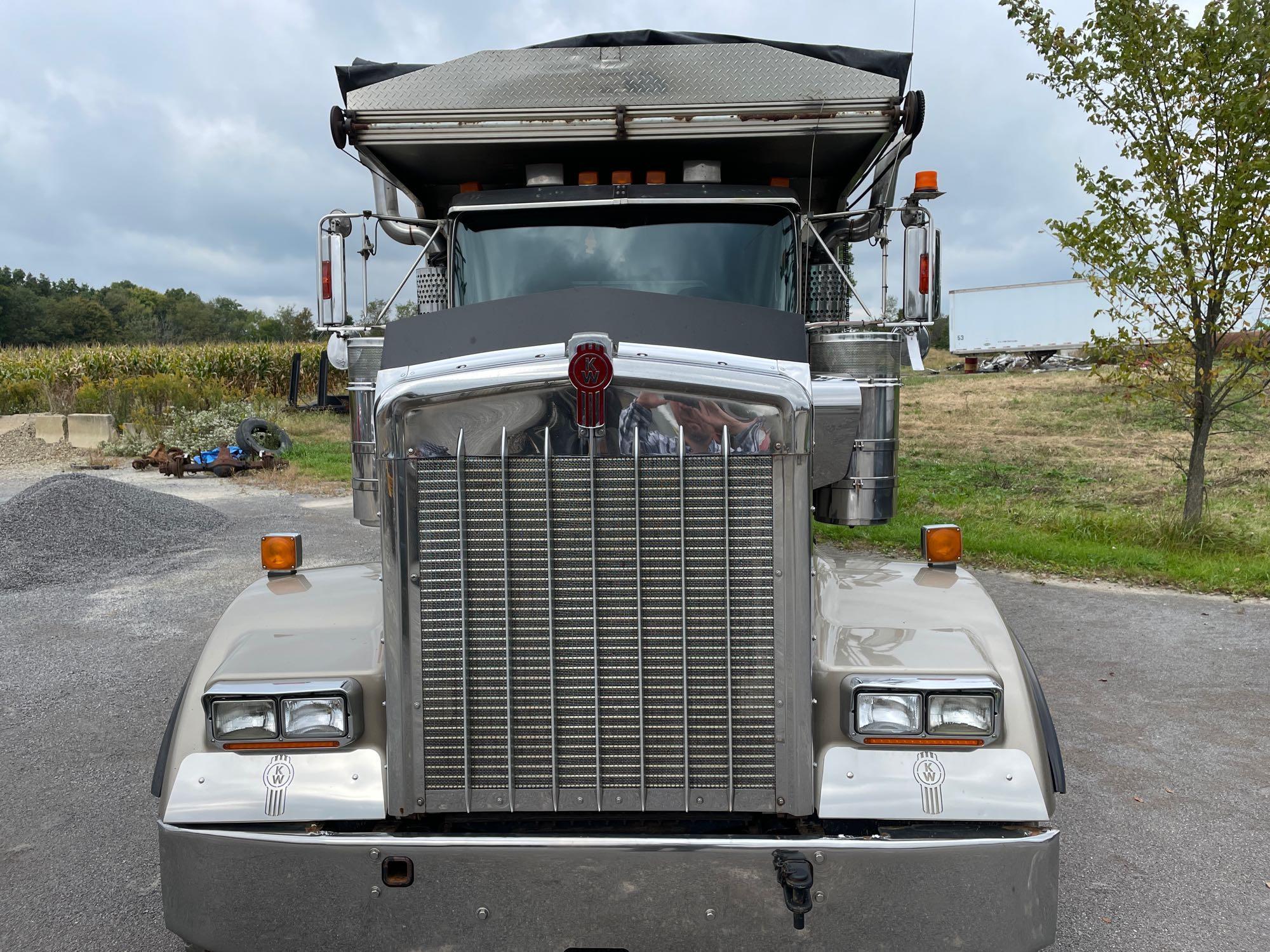 One owner 2005-KENWORTH W900 DUMPTRUCK