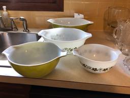 4pc Pyrex Mixing Bowl Set