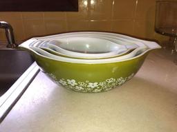 4pc Pyrex Mixing Bowl Set