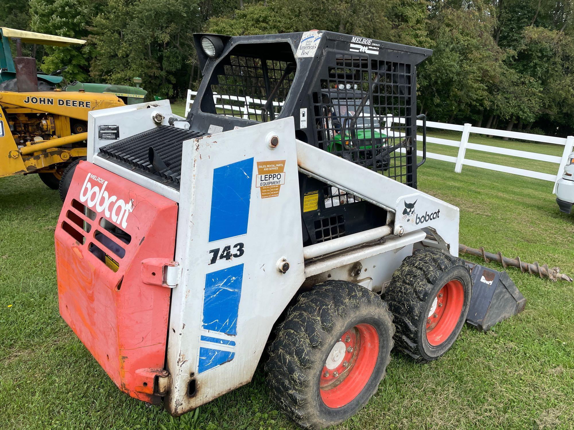 Bobcat 743 skid steer, 5ft bucket ,and 5ft tooth bucket