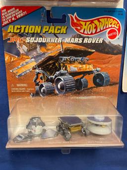 2 Hot Wheels Sojourner Mars rover & Hot Wheels rigor motor