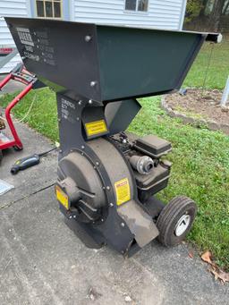 Duerr 5 hp gas chipper shredder.