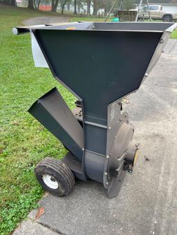 Duerr 5 hp gas chipper shredder.