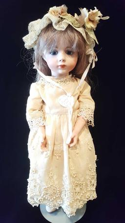 Vintage 1985 Butler antique reproduction porcelain doll