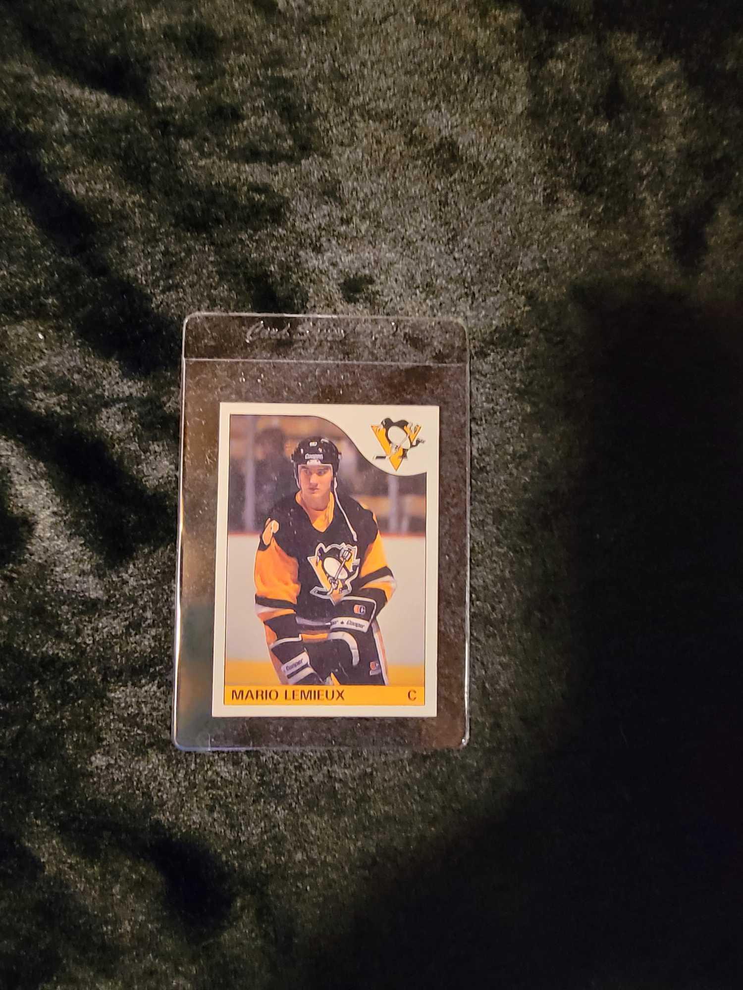 Mario Lemieux 1985-86 Topps Hockey Rookie RC card Pittsburgh Penguins