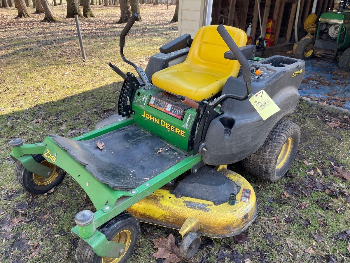 John Deere Z245 zero turn mower eztrak