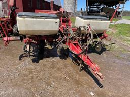 White 4row narrow corn planter with fry fert.