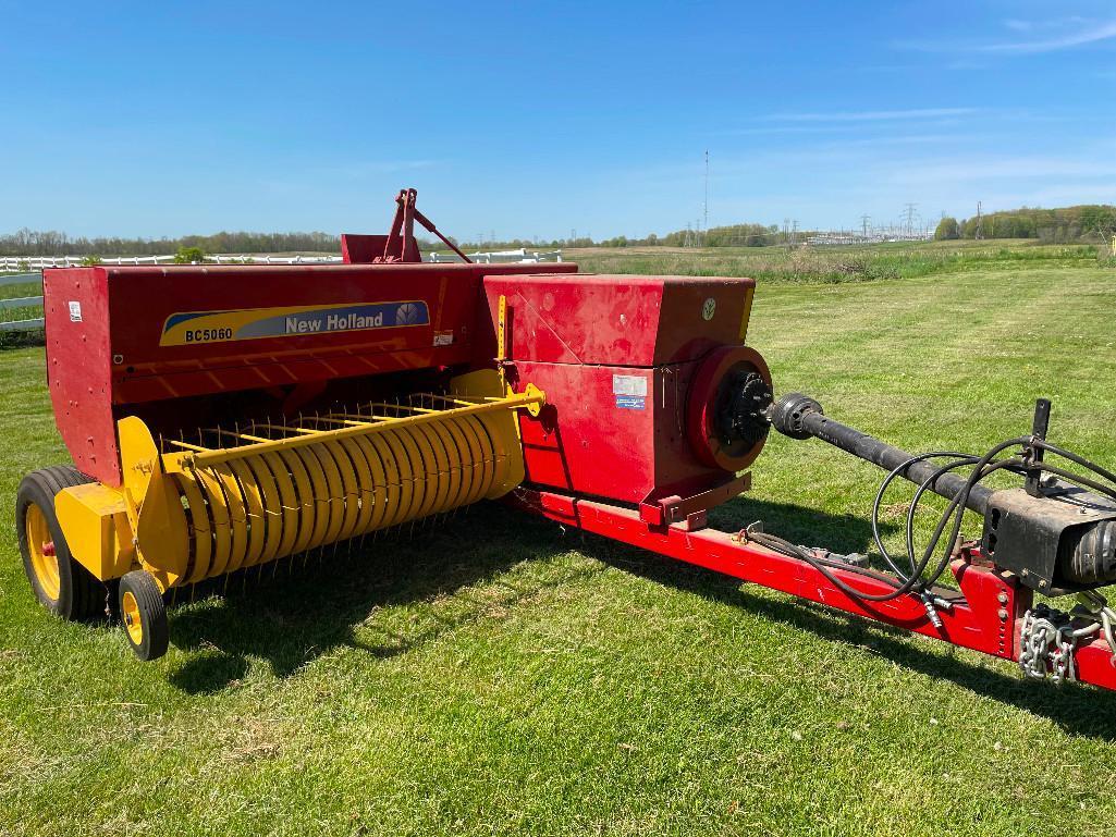 New Holland BC 5060 square baler