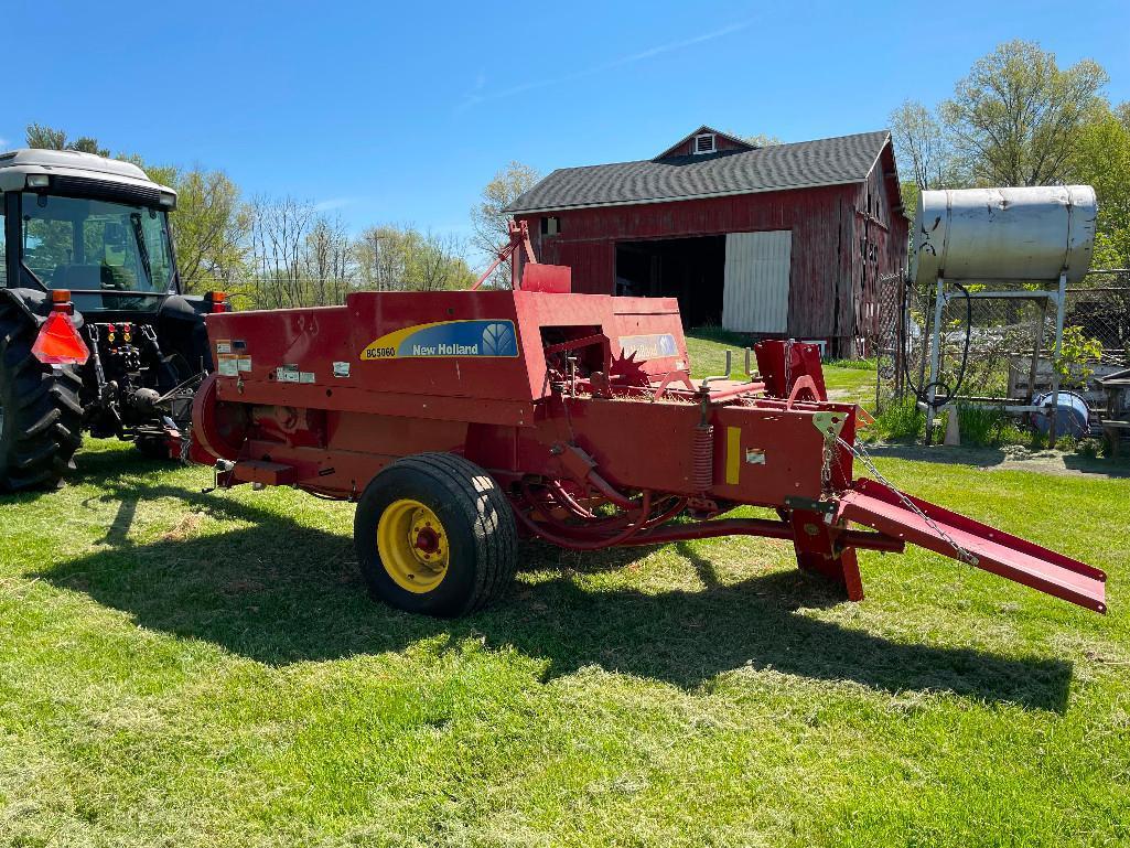 New Holland BC 5060 square baler