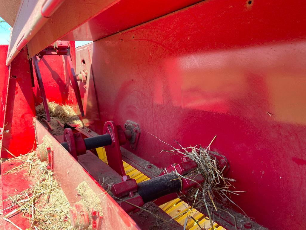 New Holland BC 5060 square baler