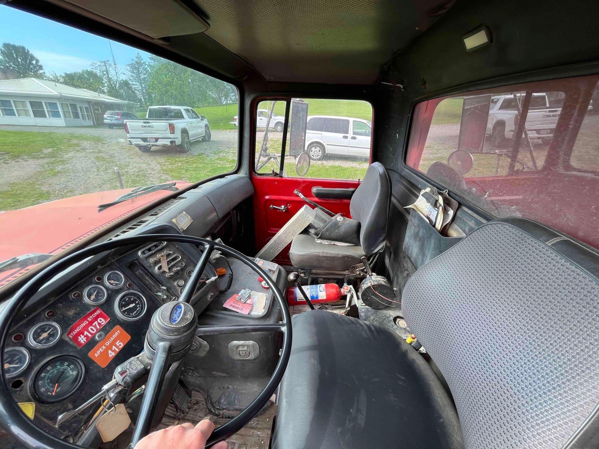 1986 Ford 9000 Diesel Dump Truck.