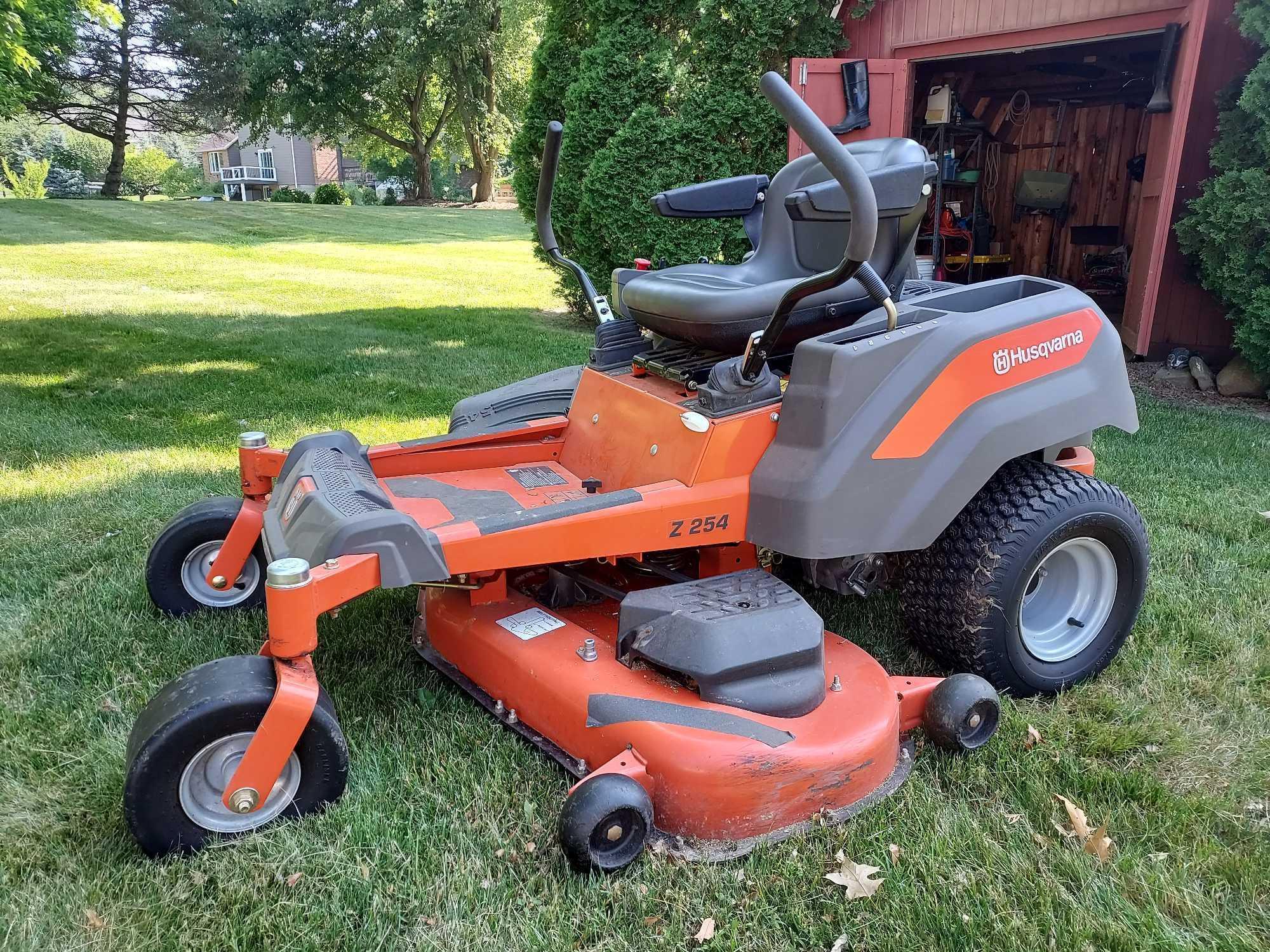 Husqvarna Z 254 Zero Turn Mower