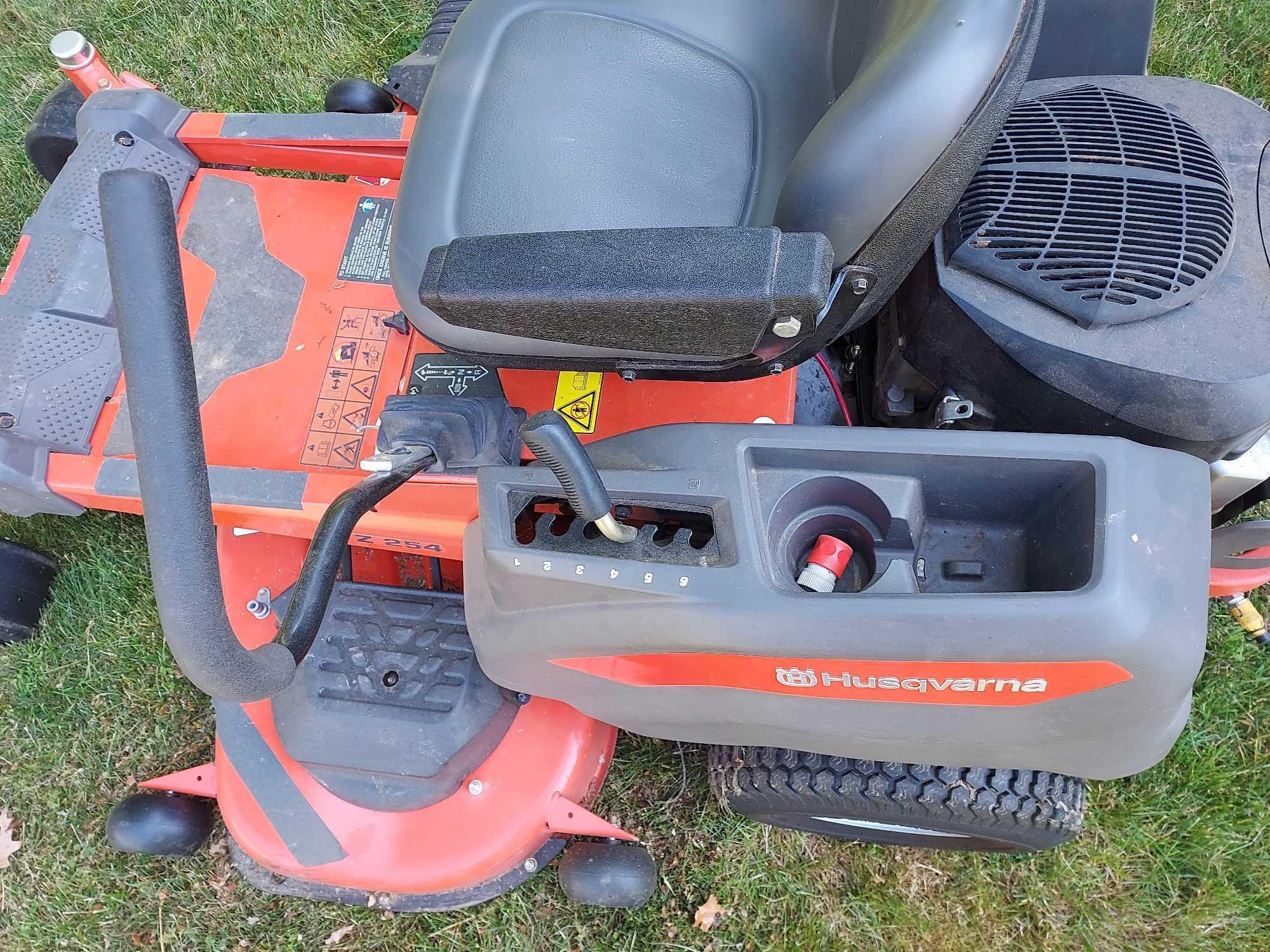 Husqvarna Z 254 Zero Turn Mower