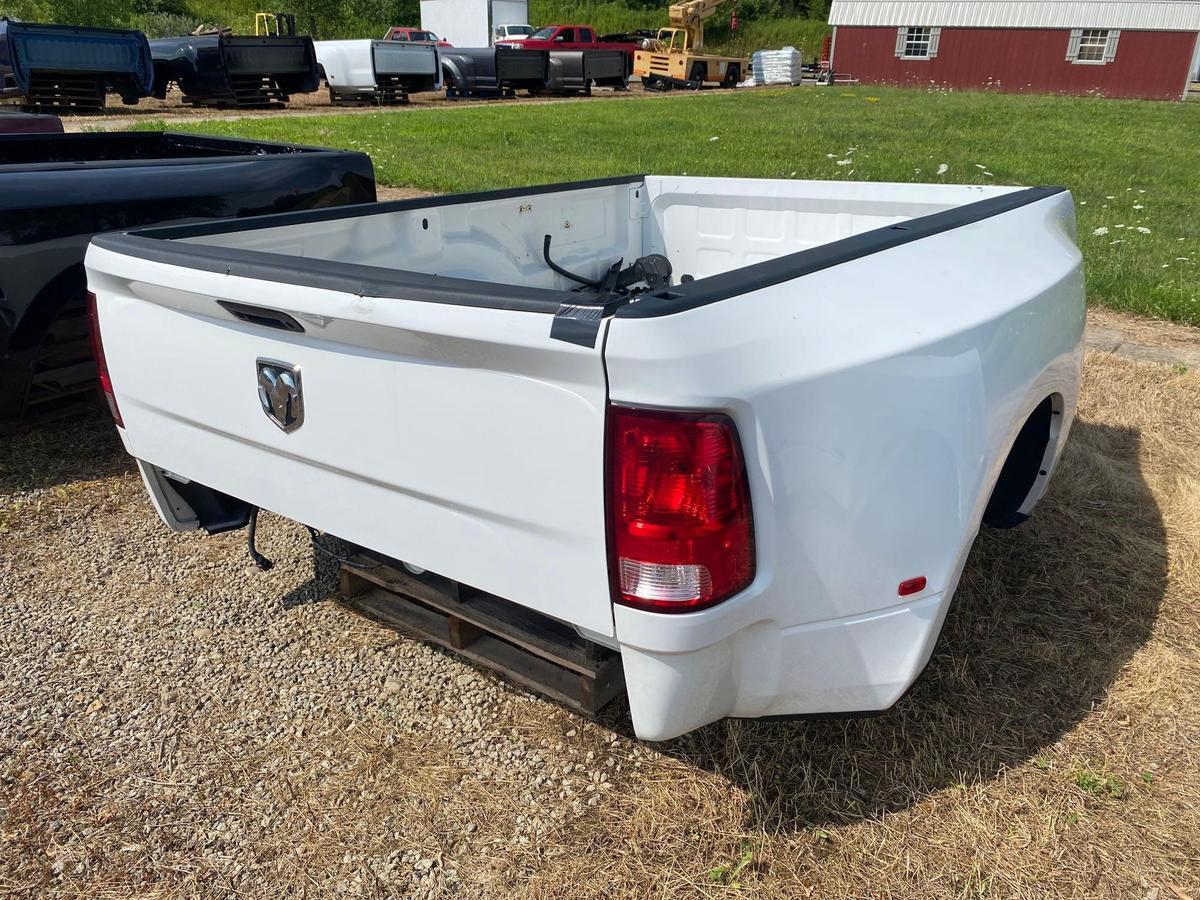 Used 2018 RAM 3500 dually take off bed