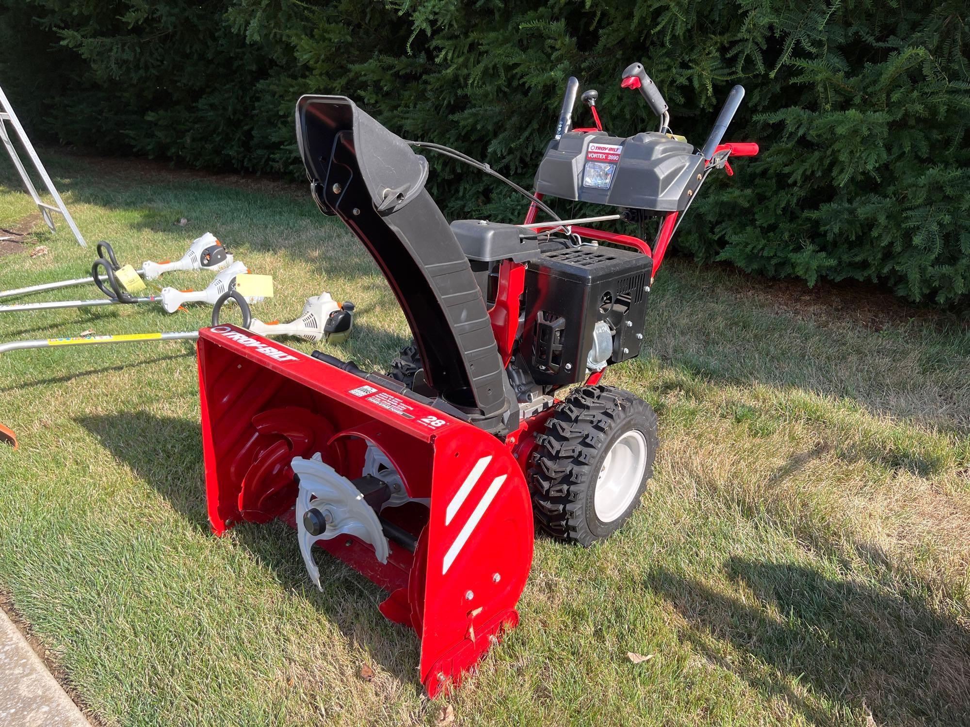 Troy Bilt Vortex 2890 Self Propelled Snowblower 28in with Electric Start