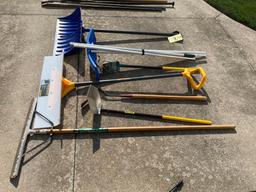 Snow Shovels, Squeegee, Lawn Tools