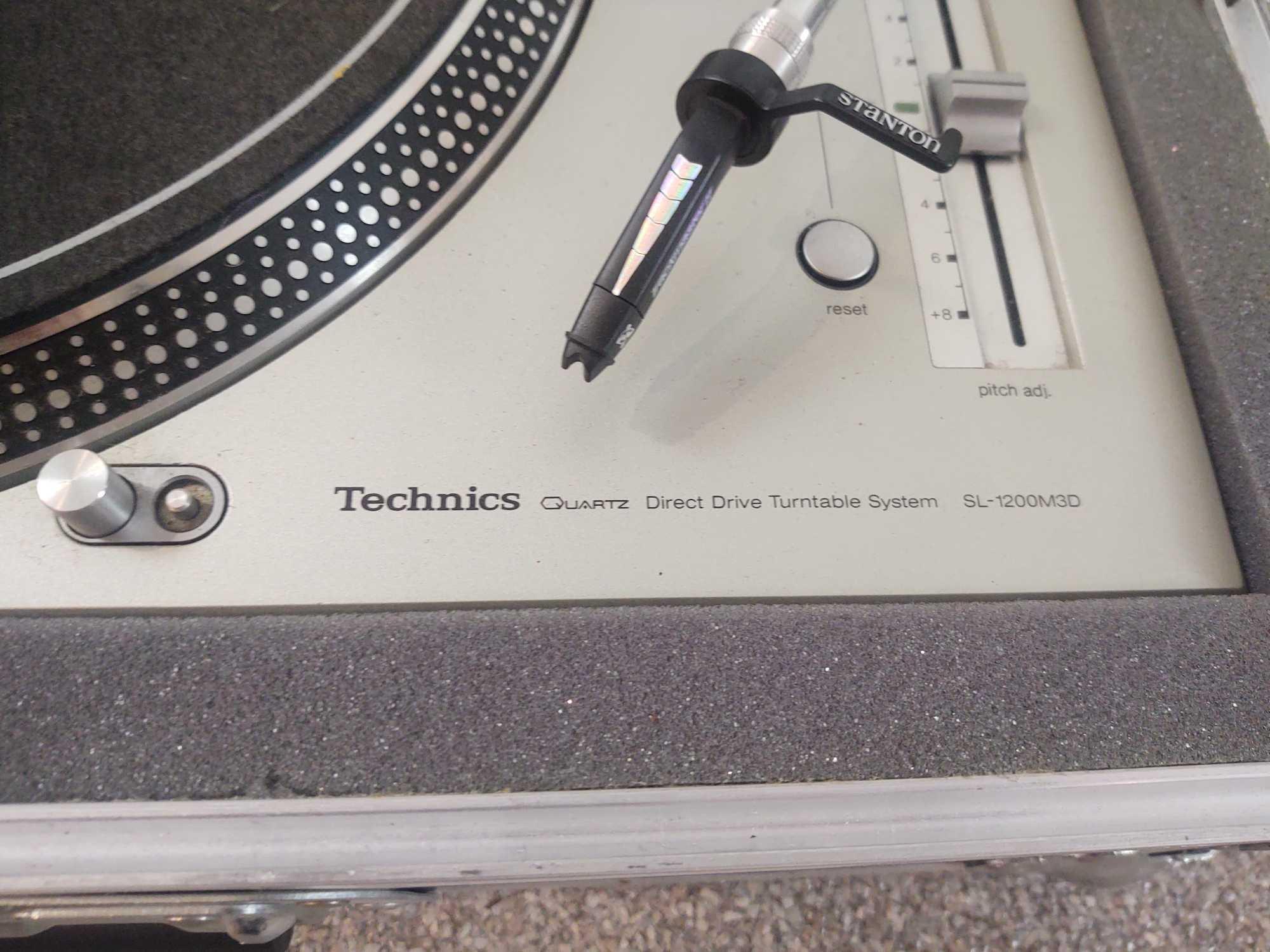 Technics Direct Drive Turn Table System w/ AZ-IZ Flight & Road Case