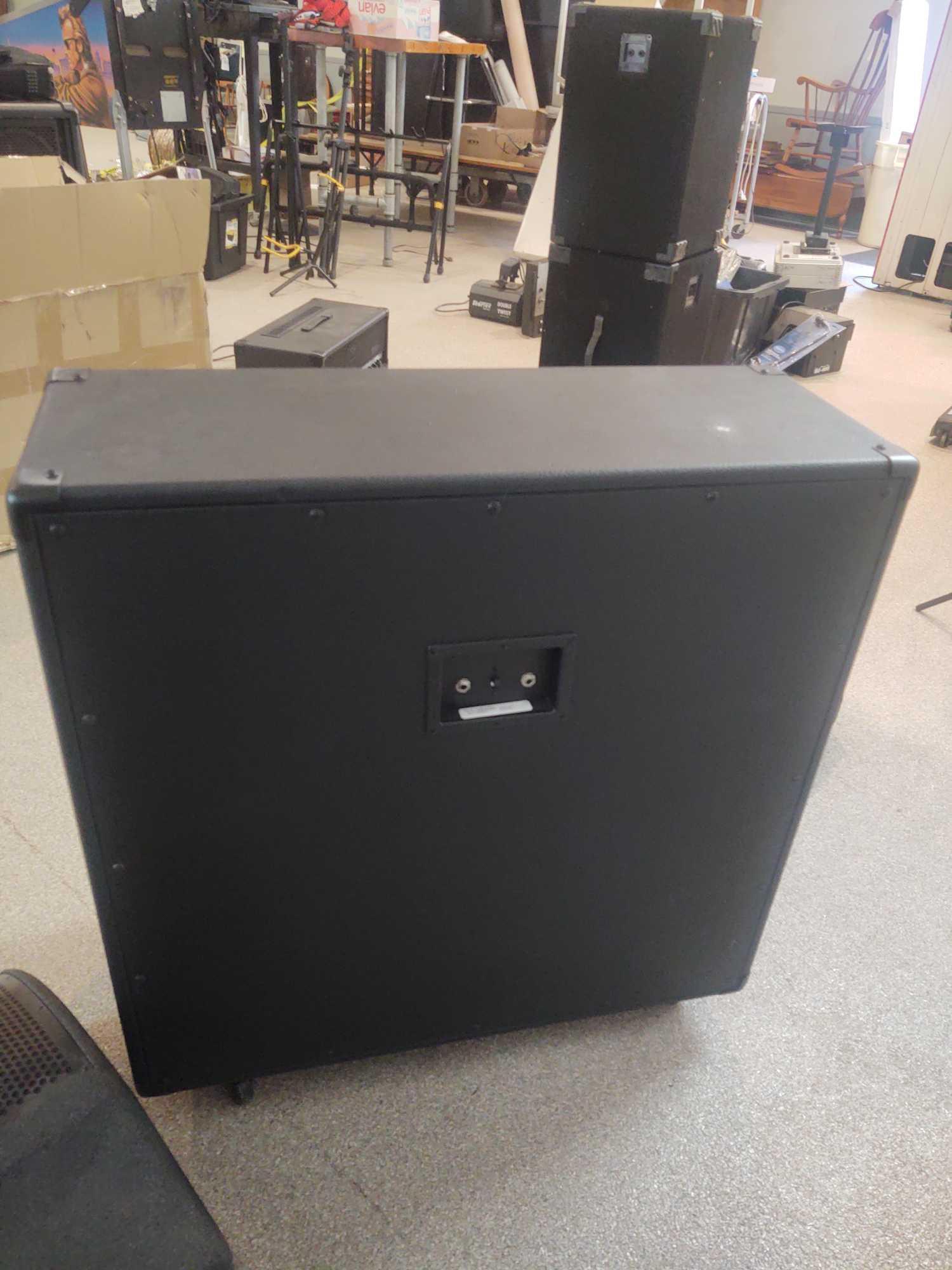 Peavy 6505 Speaker Cabinet w/ Peavy 6505 Tube Amplifier & 2 Stage Monitors