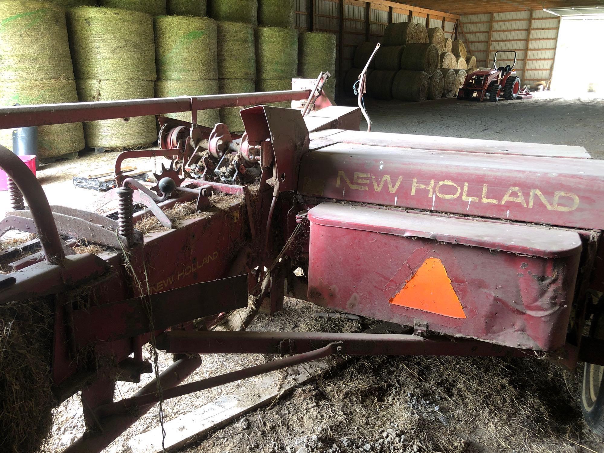 New Holland hayliner 273 square baler