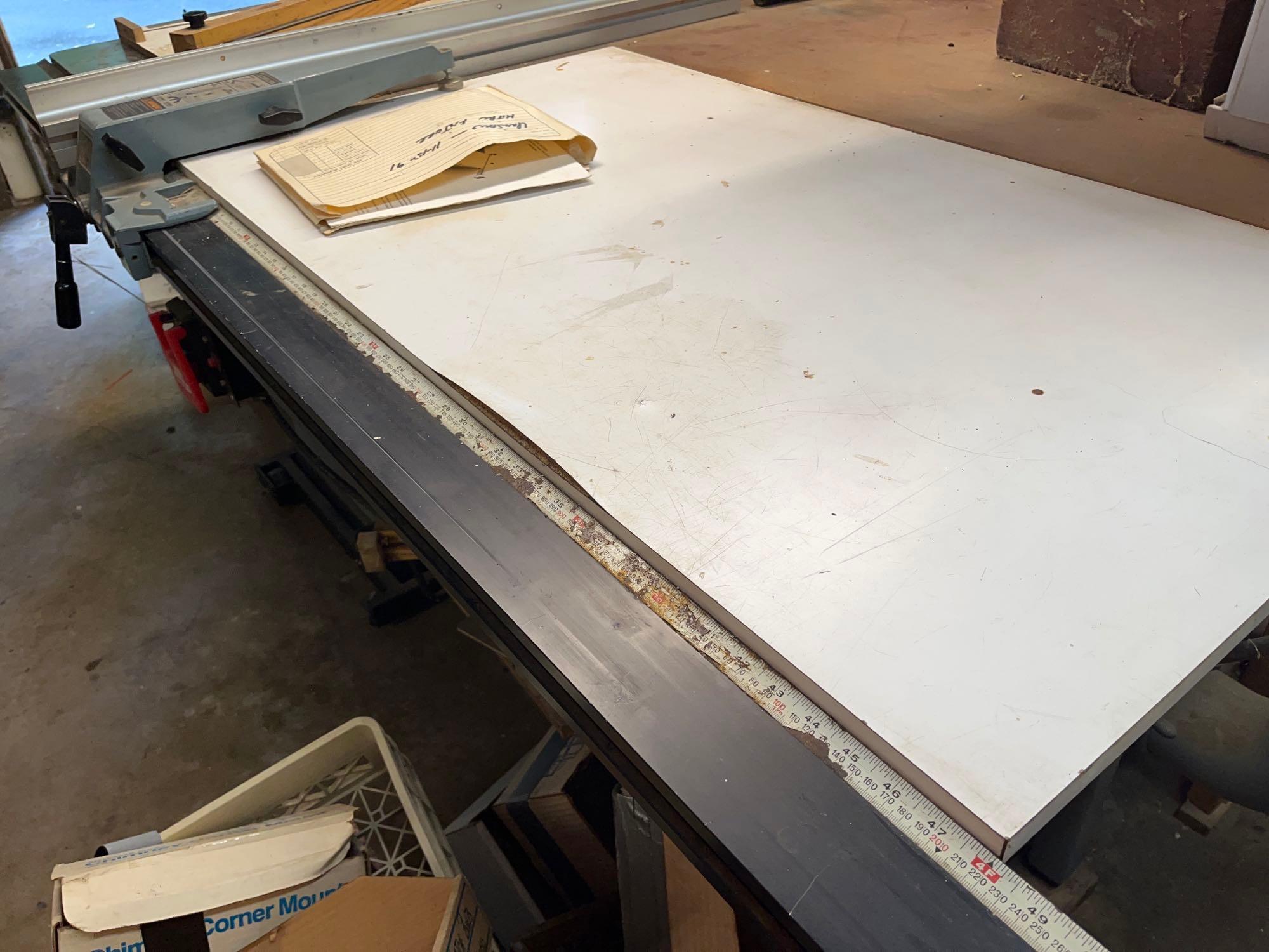 Delta 10 inch table saw w/ added layout table