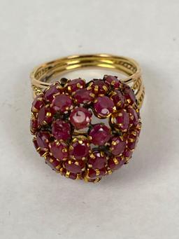 14k yellow gold Ruby cluster ring 8.1 grams