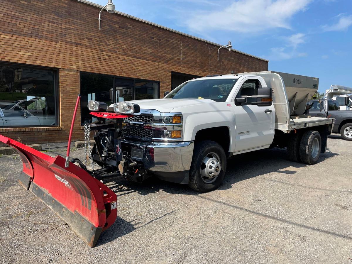 2019 chevy 3500HD reg cab dully, one owner