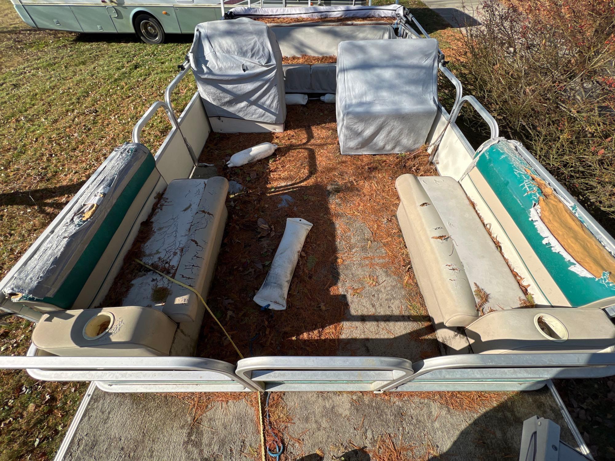 1997 Crest Sport 18ft Pontoon