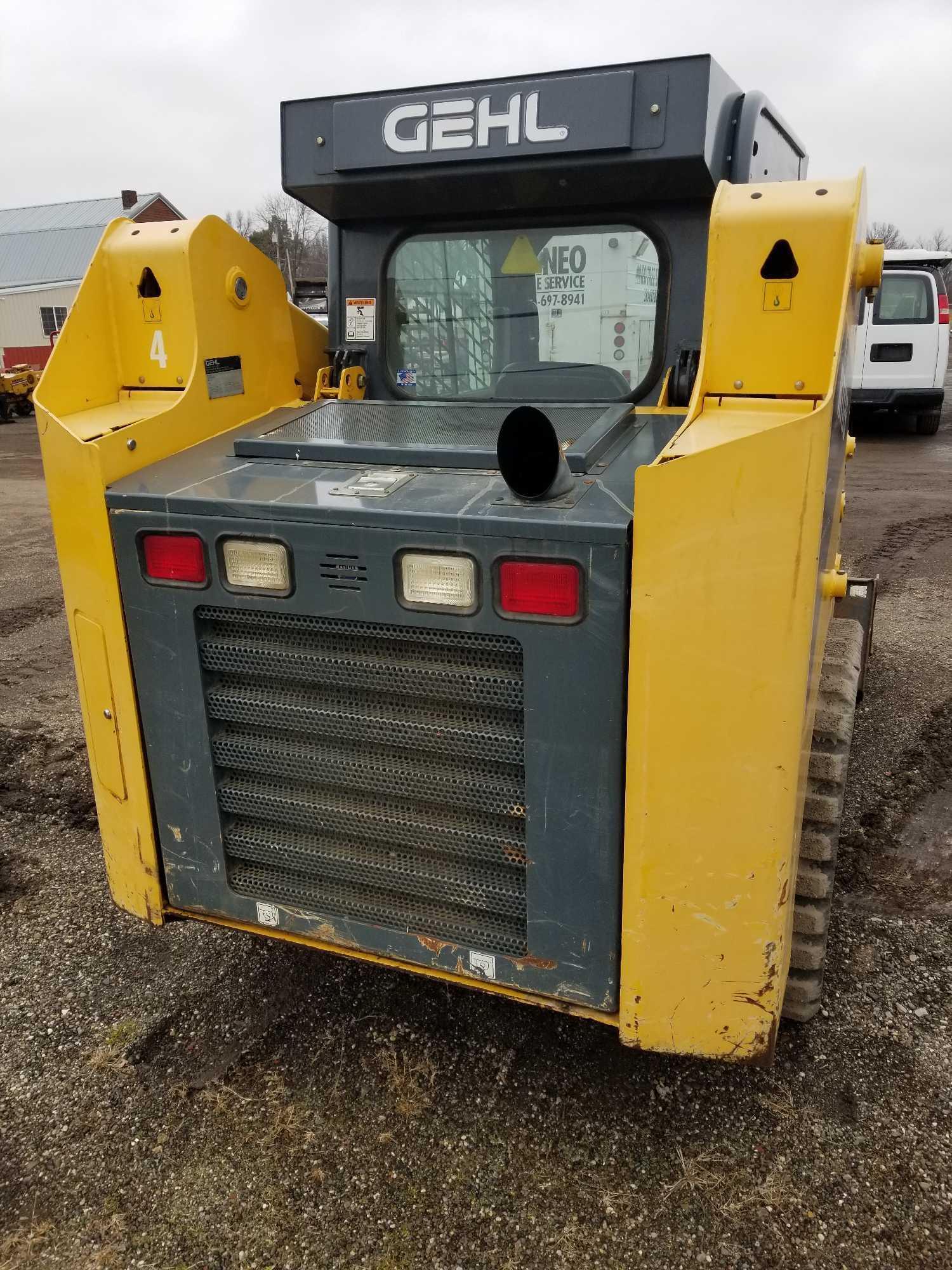 Gehl RT175 diesel skid loader, 2 speed, cab, material bucket, runs