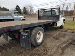 1994 Ford F700, runs, cummins diesel