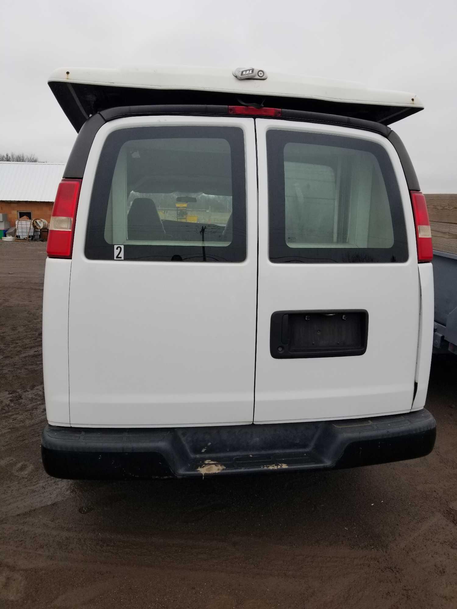 2009 Chevy work van, runs