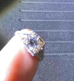 Approx (.62 Ct) (VS2) (SI)(G-H) (1.9) Platinum ring