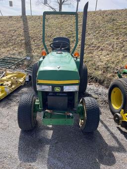 JOHN DEERE 670 COMPACT