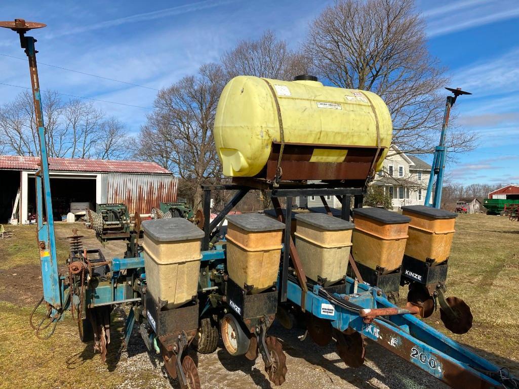 KINZE MODEL 2000 LIQUID SPLITTER PLANTER 6/30 OR 11/15 ROWS CORN OR BEANS